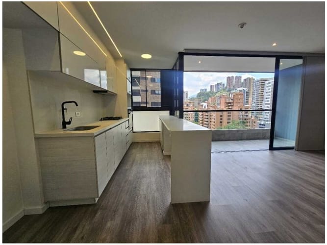 Apartamento de 2 alcobas en venta en La Florida, Medellín, 85 m² · foto 2 de 13