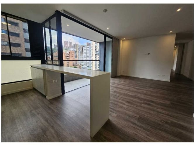 Apartamento de 2 alcobas en venta en La Florida, Medellín, 85 m² · foto 3 de 13