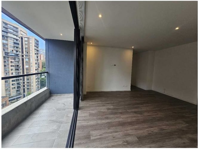 Apartamento de 2 alcobas en venta en La Florida, Medellín, 85 m² · foto 8 de 13
