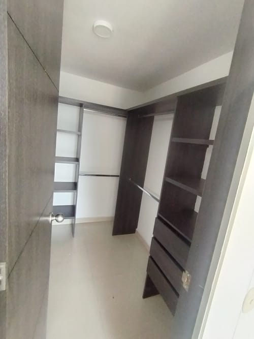 Apartamento de 3 alcobas en arriendo en Casco Antiguo - Floridablanca, Floridablanca, 96 m² · foto 3 de 13