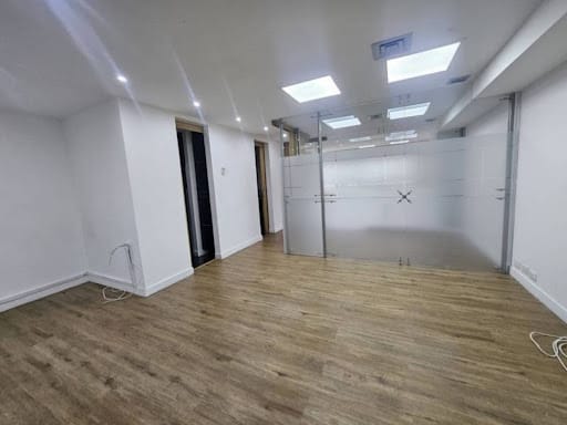 Oficina en arriendo en El Castillo, Medellín, 65 m² · foto 6 de 22