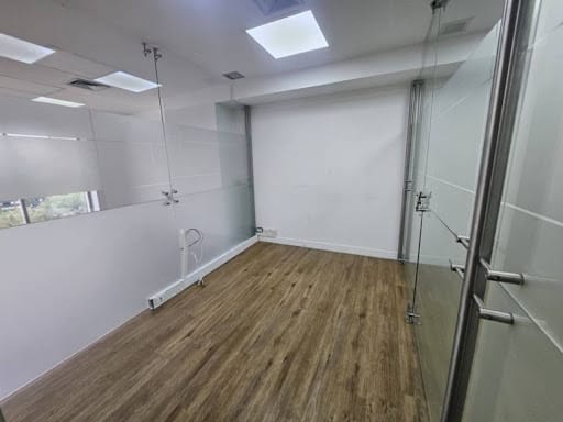Oficina en arriendo en El Castillo, Medellín, 65 m² · foto 9 de 22