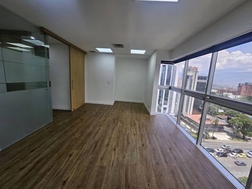 Oficina en arriendo en El Castillo, Medellín, 65 m² · foto 14 de 22