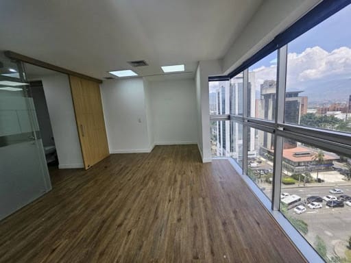 Oficina en arriendo en El Castillo, Medellín, 65 m² · foto 15 de 22