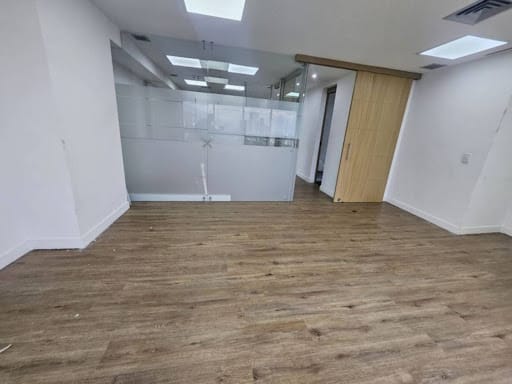 Oficina en arriendo en El Castillo, Medellín, 65 m² · foto 19 de 22