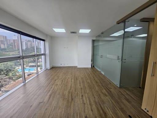 Oficina en arriendo en El Castillo, Medellín, 65 m² · foto 21 de 22