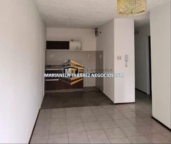 Alquiler 1 dormitorio Parque Posadas, piso bajo · Foto 1