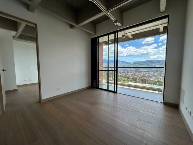 Apartamento de 2 alcobas en arriendo en Loma Del Escobero, Envigado, 77 m² · foto 2 de 24