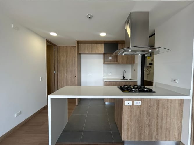 Apartamento de 2 alcobas en arriendo en Loma Del Escobero, Envigado, 77 m² · foto 3 de 24