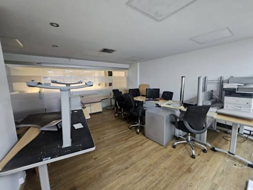Oficina en arriendo en El Castillo, Medellín, 65 m² · foto 5 de 13
