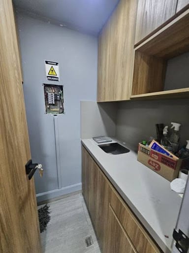 Oficina en arriendo en El Castillo, Medellín, 65 m² · foto 6 de 18