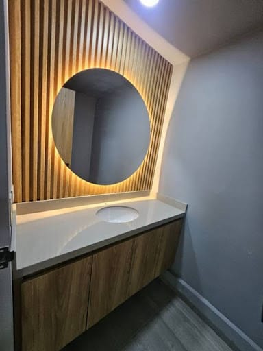 Oficina en arriendo en El Castillo, Medellín, 65 m² · foto 7 de 18