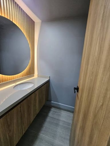 Oficina en arriendo en El Castillo, Medellín, 65 m² · foto 9 de 18