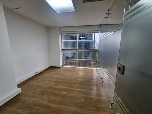 Oficina en arriendo en El Castillo, Medellín, 65 m² · foto 11 de 18
