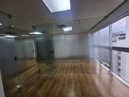 Oficina en arriendo en El Castillo, Medellín, 65 m² · foto 14 de 18