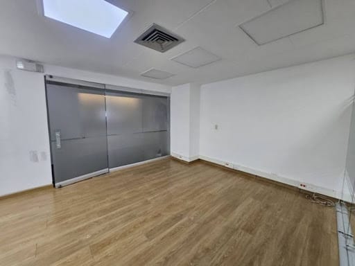 Oficina en arriendo en El Castillo, Medellín, 65 m² · foto 16 de 18