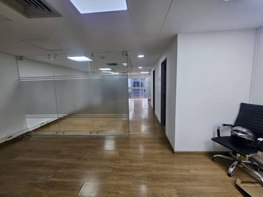 Oficina en arriendo en El Castillo, Medellín, 65 m² · foto 17 de 18