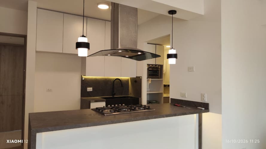 Apartamento de 3 alcobas en arriendo en Ciudad Del Río, Medellín, 80 m² · foto 2 de 18