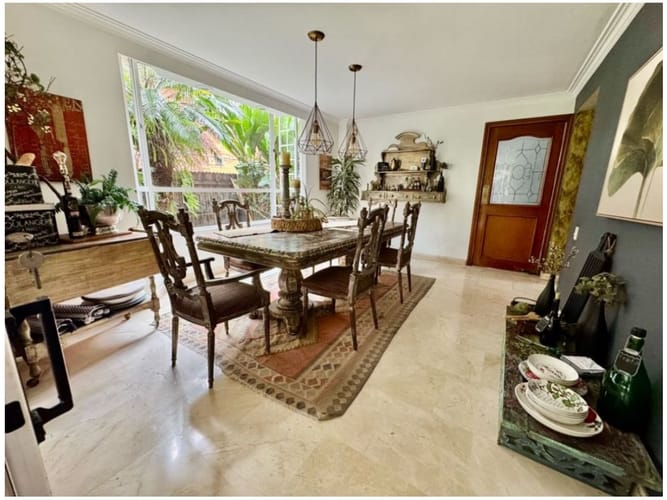 Casa de 3 alcobas en venta en Loma Benedictinos, Envigado, 318 m² · foto 13 de 24