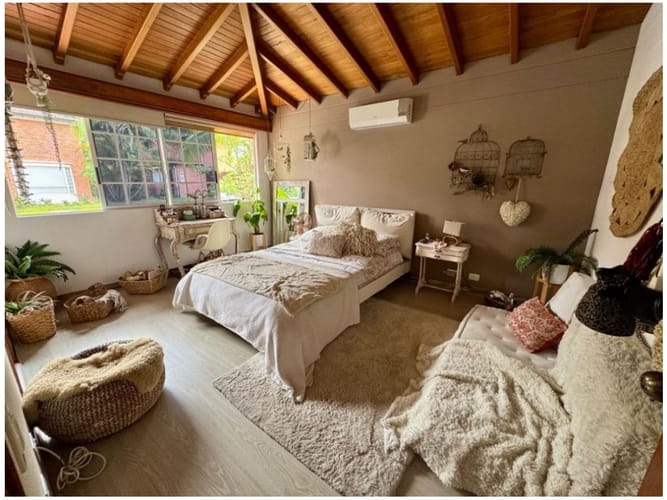 Casa de 3 alcobas en venta en Loma Benedictinos, Envigado, 318 m² · foto 20 de 24