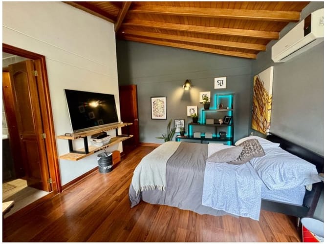 Casa de 3 alcobas en venta en Loma Benedictinos, Envigado, 318 m² · foto 24 de 24