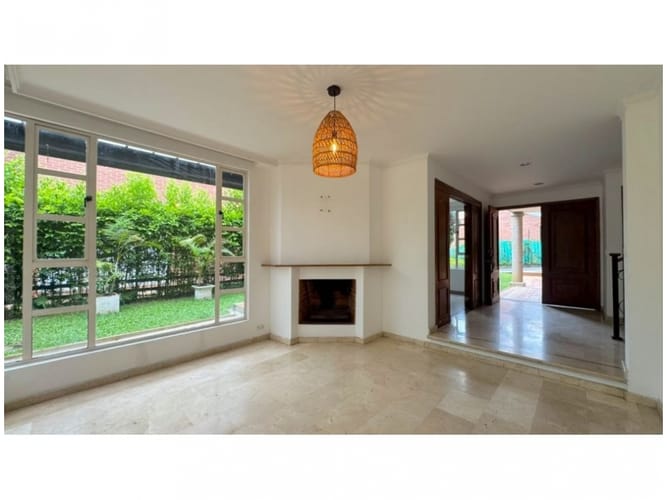 Casa de 4 alcobas en venta en Las Lomas No.2, Medellín, 281 m² · foto 3 de 13