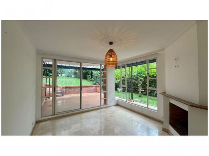 Casa de 4 alcobas en venta en Las Lomas No.2, Medellín, 281 m² · foto 4 de 13