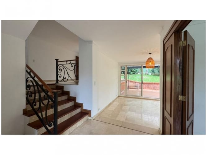 Casa de 4 alcobas en venta en Las Lomas No.2, Medellín, 281 m² · foto 5 de 13