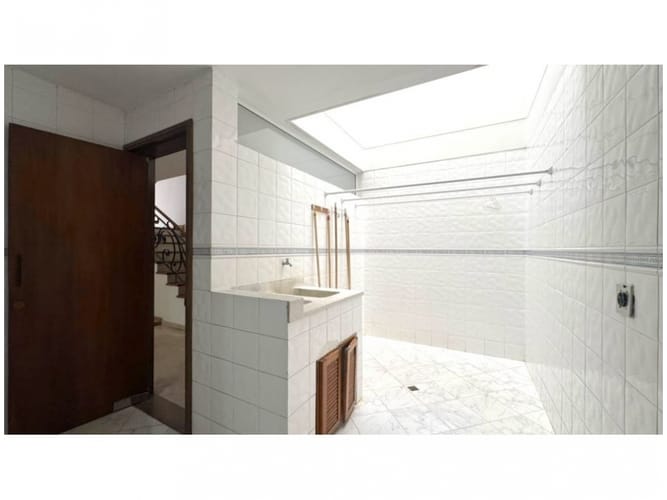 Casa de 4 alcobas en venta en Las Lomas No.2, Medellín, 281 m² · foto 8 de 13