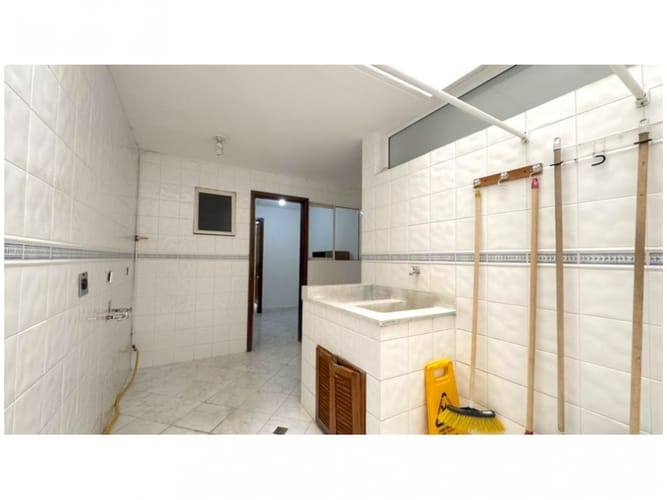 Casa de 4 alcobas en venta en Las Lomas No.2, Medellín, 281 m² · foto 9 de 13