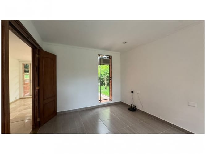 Casa de 4 alcobas en venta en Las Lomas No.2, Medellín, 281 m² · foto 10 de 13