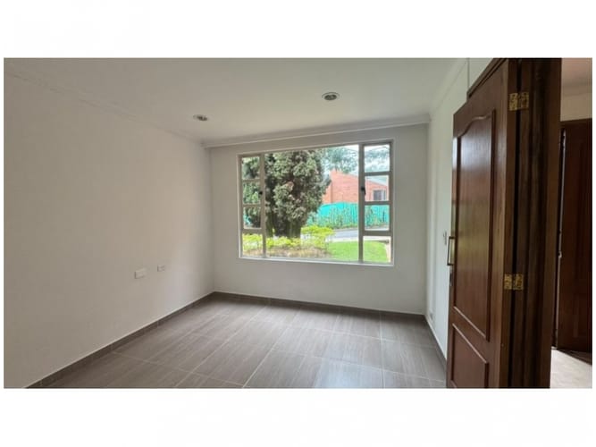 Casa de 4 alcobas en venta en Las Lomas No.2, Medellín, 281 m² · foto 11 de 13