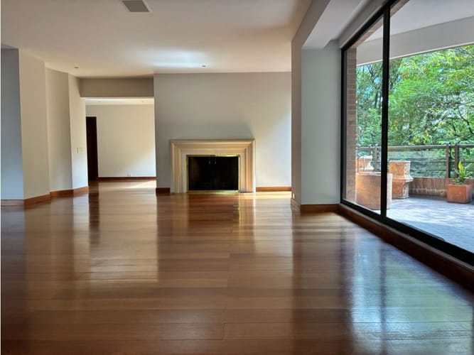 Apartamento de 4 alcobas en venta en La Cabrera, Bogotá, 440 m² · foto 1 de 24