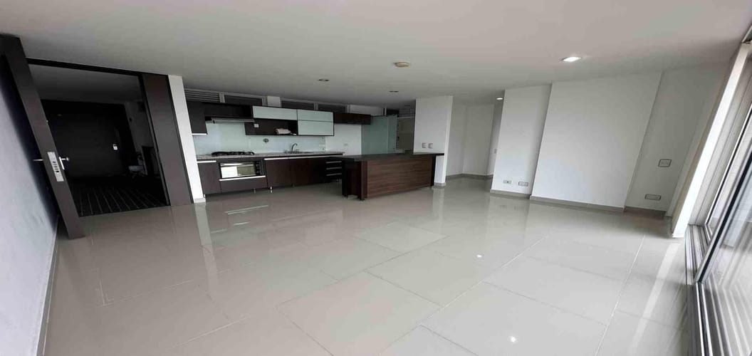 Apartamento de 3 alcobas en arriendo en La Cuenca, Envigado, 80 m² · foto 2 de 16