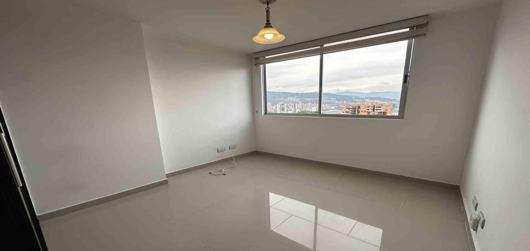 Apartamento de 3 alcobas en arriendo en La Cuenca, Envigado, 80 m² · foto 7 de 16
