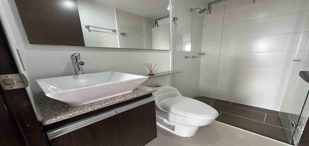 Apartamento de 3 alcobas en arriendo en La Cuenca, Envigado, 80 m² · foto 11 de 16