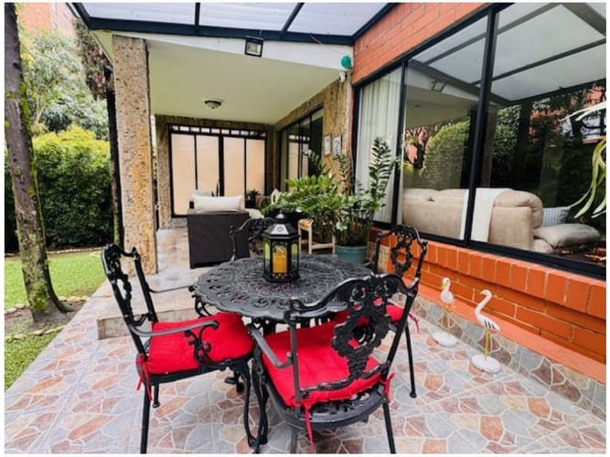 Casa de 3 alcobas en venta en La Florida, Medellín, 266 m² · foto 4 de 24
