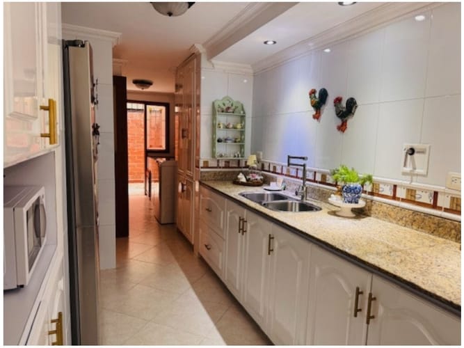 Casa de 3 alcobas en venta en La Florida, Medellín, 266 m² · foto 9 de 24