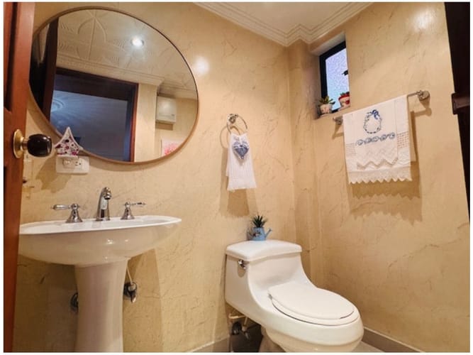 Casa de 3 alcobas en venta en La Florida, Medellín, 266 m² · foto 12 de 24