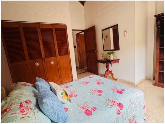 Casa de 3 alcobas en venta en La Florida, Medellín, 266 m² · foto 13 de 24