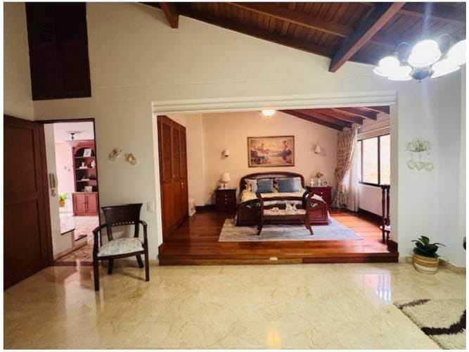 Casa de 3 alcobas en venta en La Florida, Medellín, 266 m² · foto 17 de 24