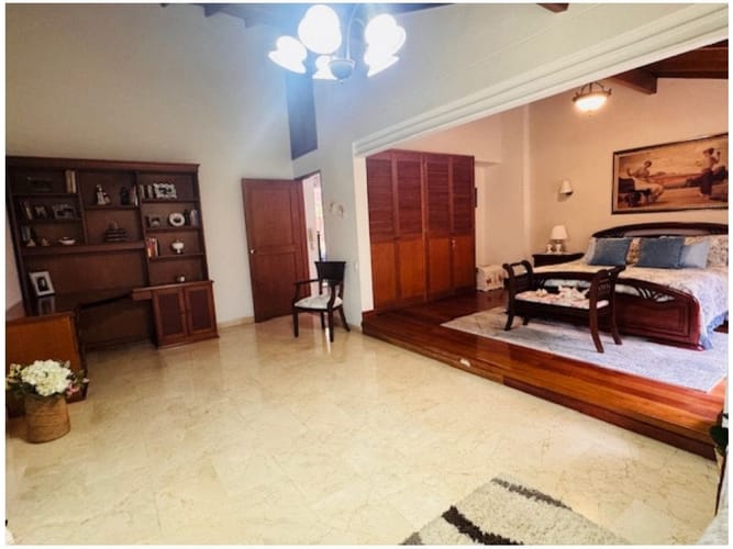 Casa de 3 alcobas en venta en La Florida, Medellín, 266 m² · foto 21 de 24