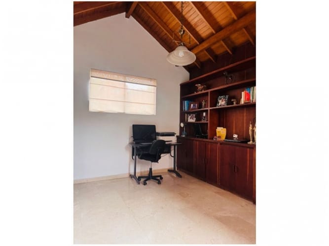 Casa de 3 alcobas en venta en La Florida, Medellín, 266 m² · foto 23 de 24