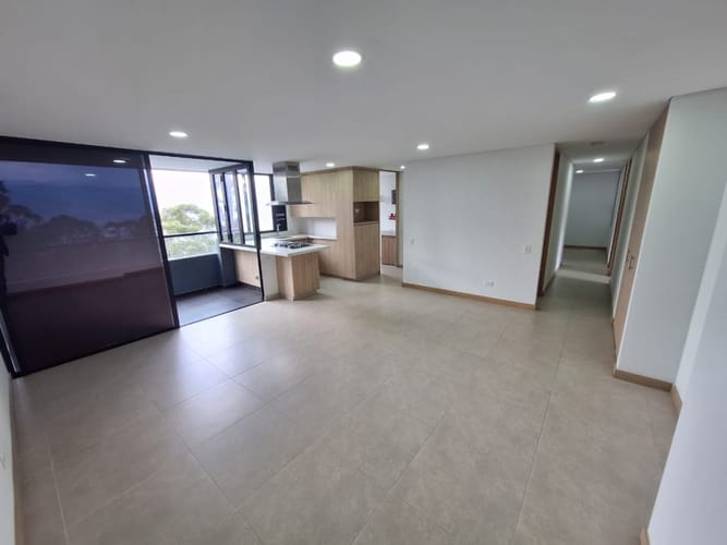 Apartamento de 3 alcobas en arriendo en El Poblado, Medellín, 75 m² · foto 3 de 15