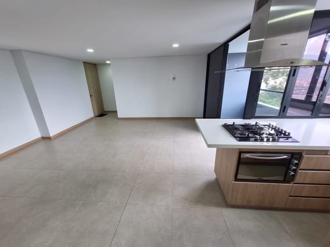 Apartamento de 3 alcobas en arriendo en El Poblado, Medellín, 75 m² · foto 5 de 15