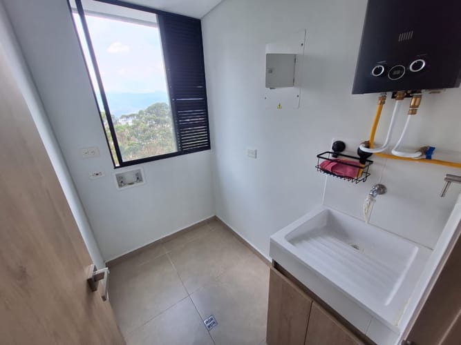 Apartamento de 3 alcobas en arriendo en El Poblado, Medellín, 75 m² · foto 9 de 15
