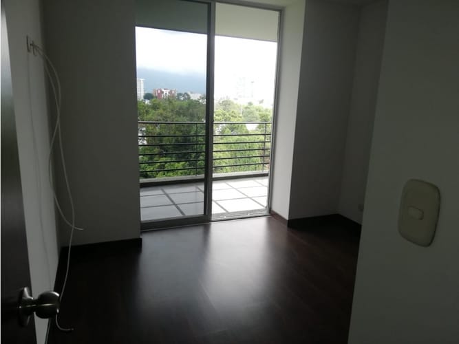 Apartamento de 3 alcobas en arriendo en Avenida 19 Norte, Armenia, 83 m² · foto 10 de 20