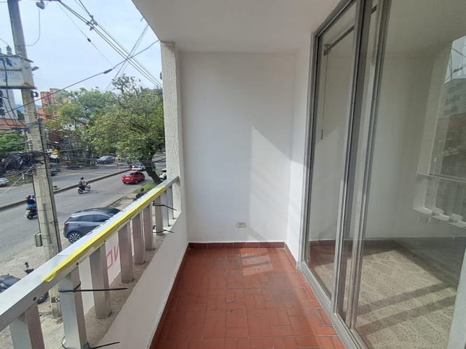 Apartamento de 3 alcobas en arriendo en Laureles, Medellín, 100 m² · foto 3 de 19