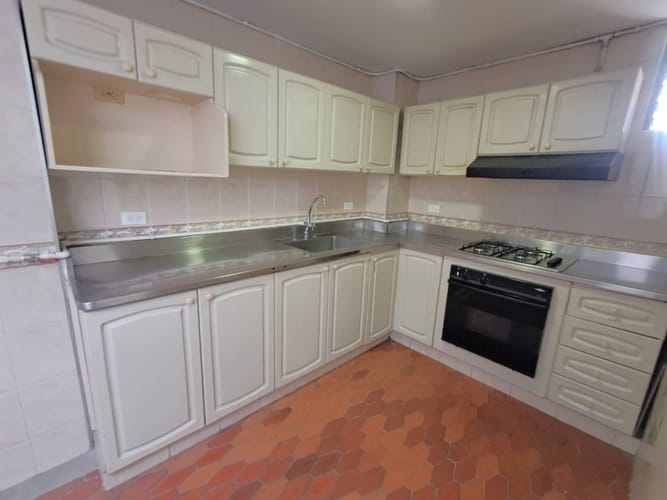 Apartamento de 3 alcobas en arriendo en Laureles, Medellín, 100 m² · foto 5 de 19