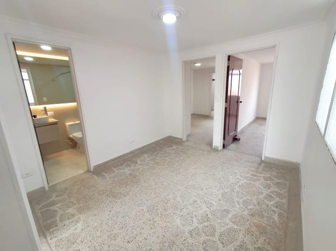 Apartamento de 3 alcobas en arriendo en Laureles, Medellín, 100 m² · foto 10 de 19